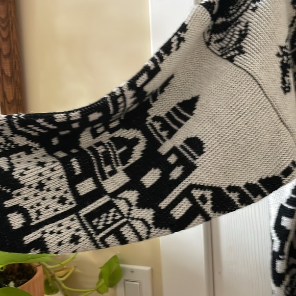 Vintage The Bay metallic holiday knight and horse village sweater oversized - Picture 4 of 8